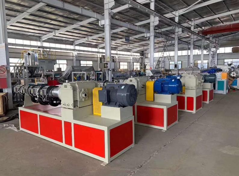 Chiller daya apa sing cocog karo extruder 800KG?