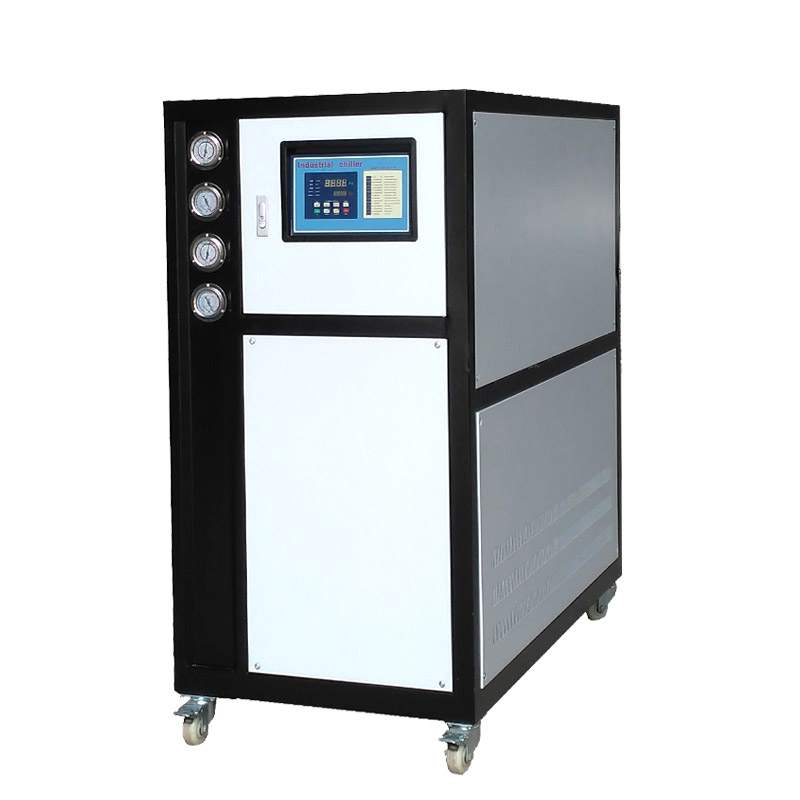 Chillers sing digawe adhem banyu digunakake ing unit kontrol suhu rendah ing jalur produksi industri panganan lan minuman skala gedhe.